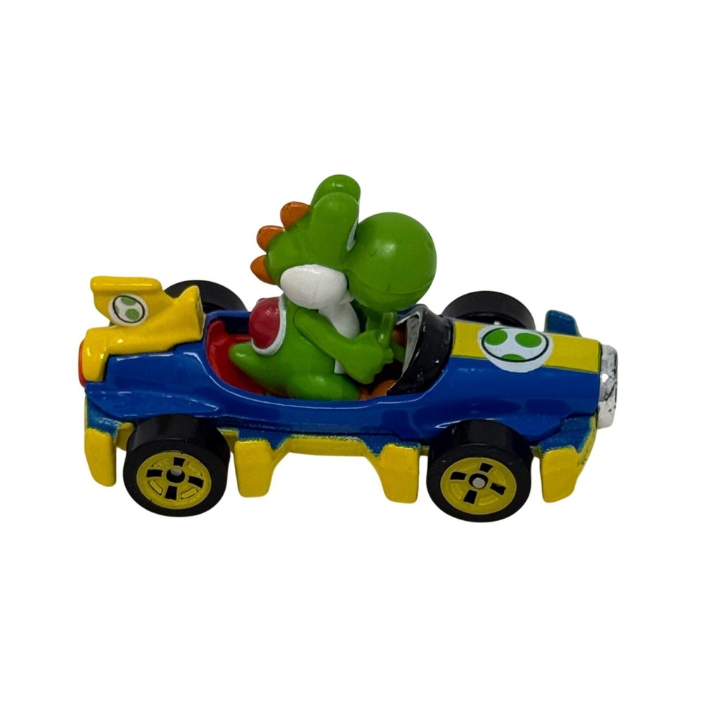 Hot Wheels Mario Kart Mach 8 Yoshi Diecast Car Blue Yellow GBG27 Nintendo Toy